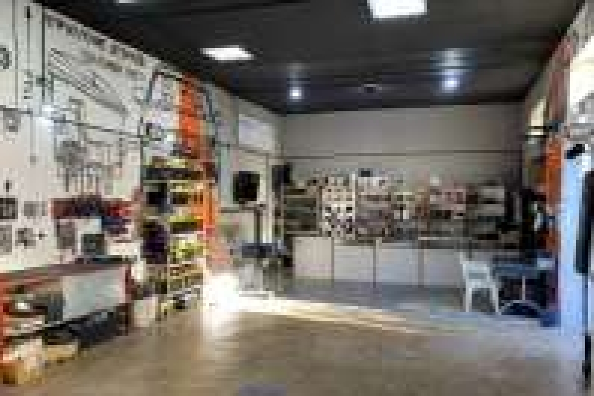 Авакс студия автосвета ремонт и тюнинг фар, полировка и шумоизоляция, магазин электроники