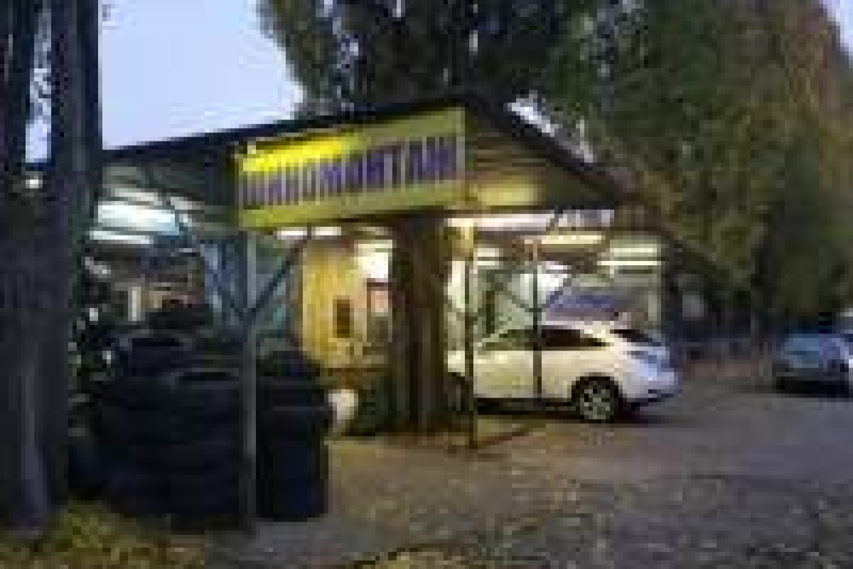 West-shina легковой шиномонтаж, ремонт порезов и грыж, прокатка дисков, хранение колес